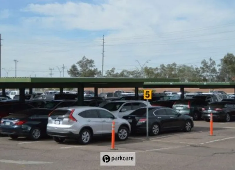 Sky Harbor Airport Parking image 4